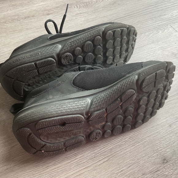 Under Armour Black Running Shoes - Picture 3 of 4